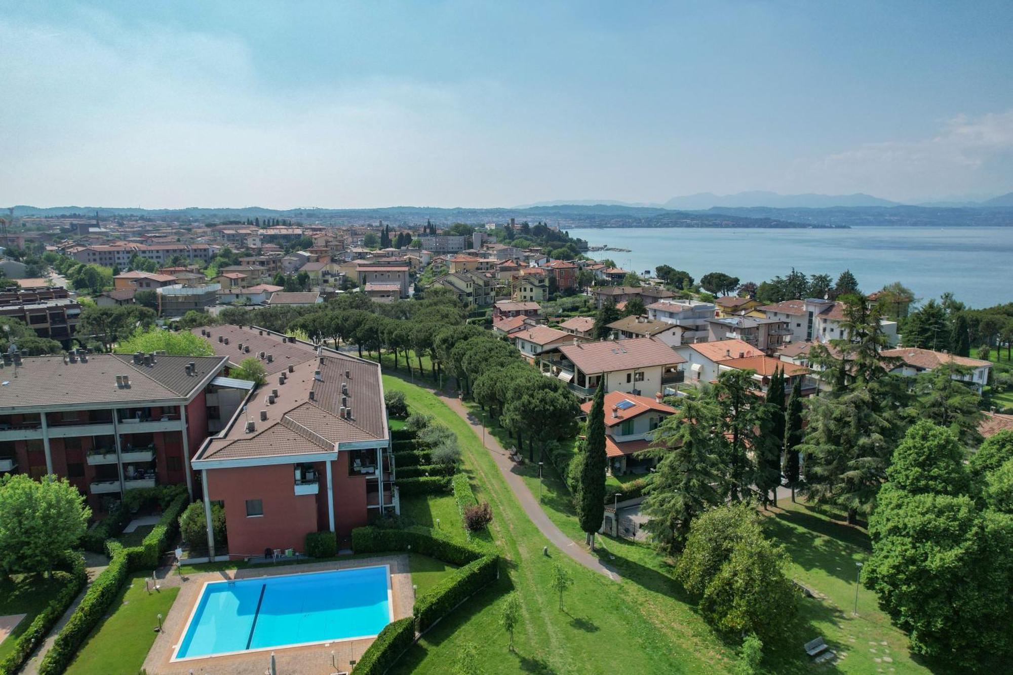 Breeze Apartment Desenzano del Garda Eksteriør bilde