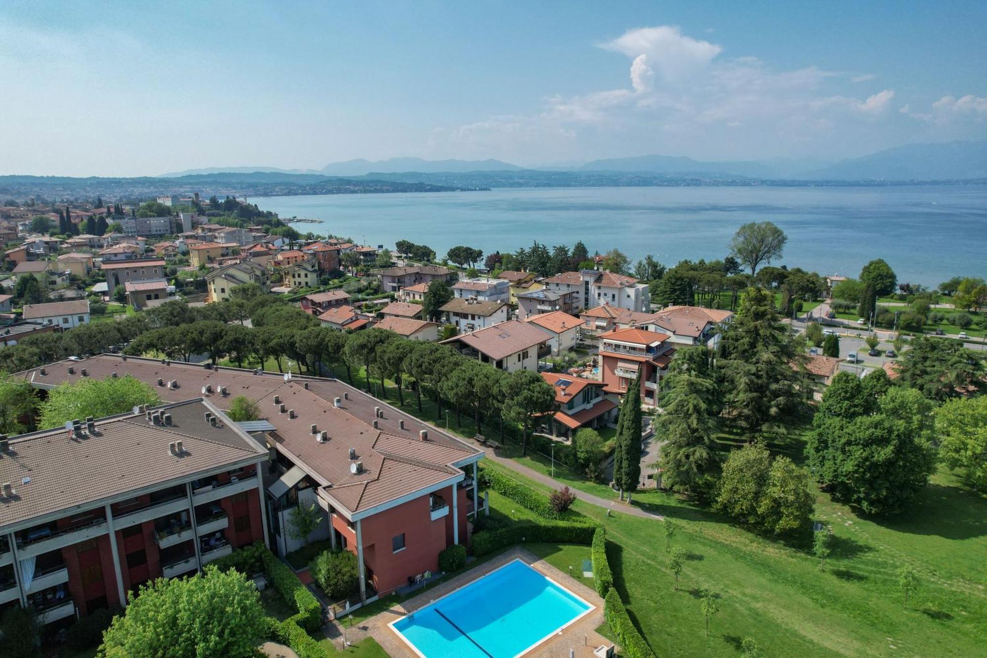 Breeze Apartment Desenzano del Garda Eksteriør bilde