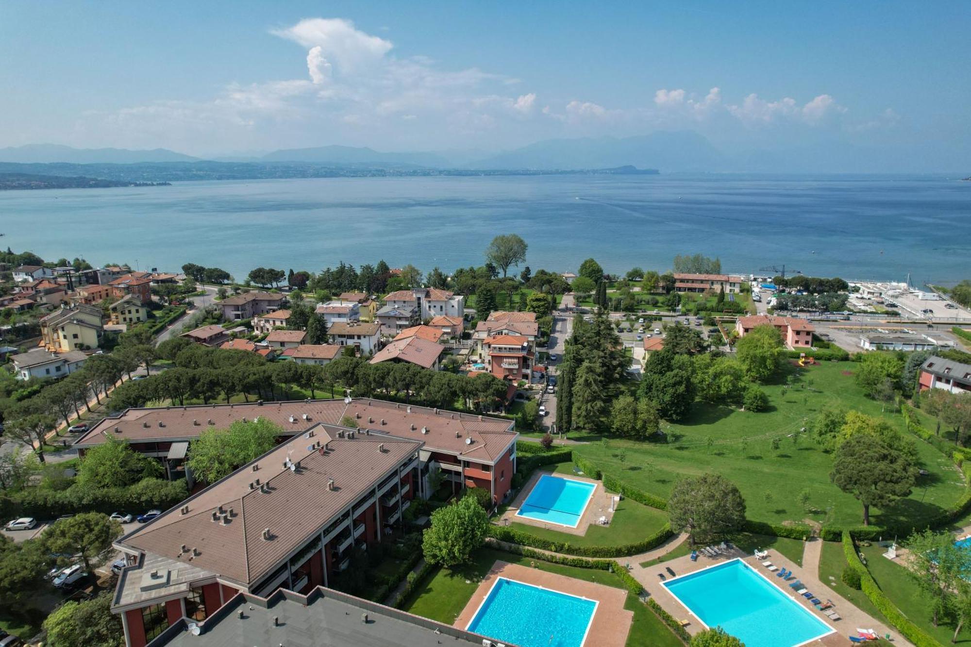 Breeze Apartment Desenzano del Garda Eksteriør bilde