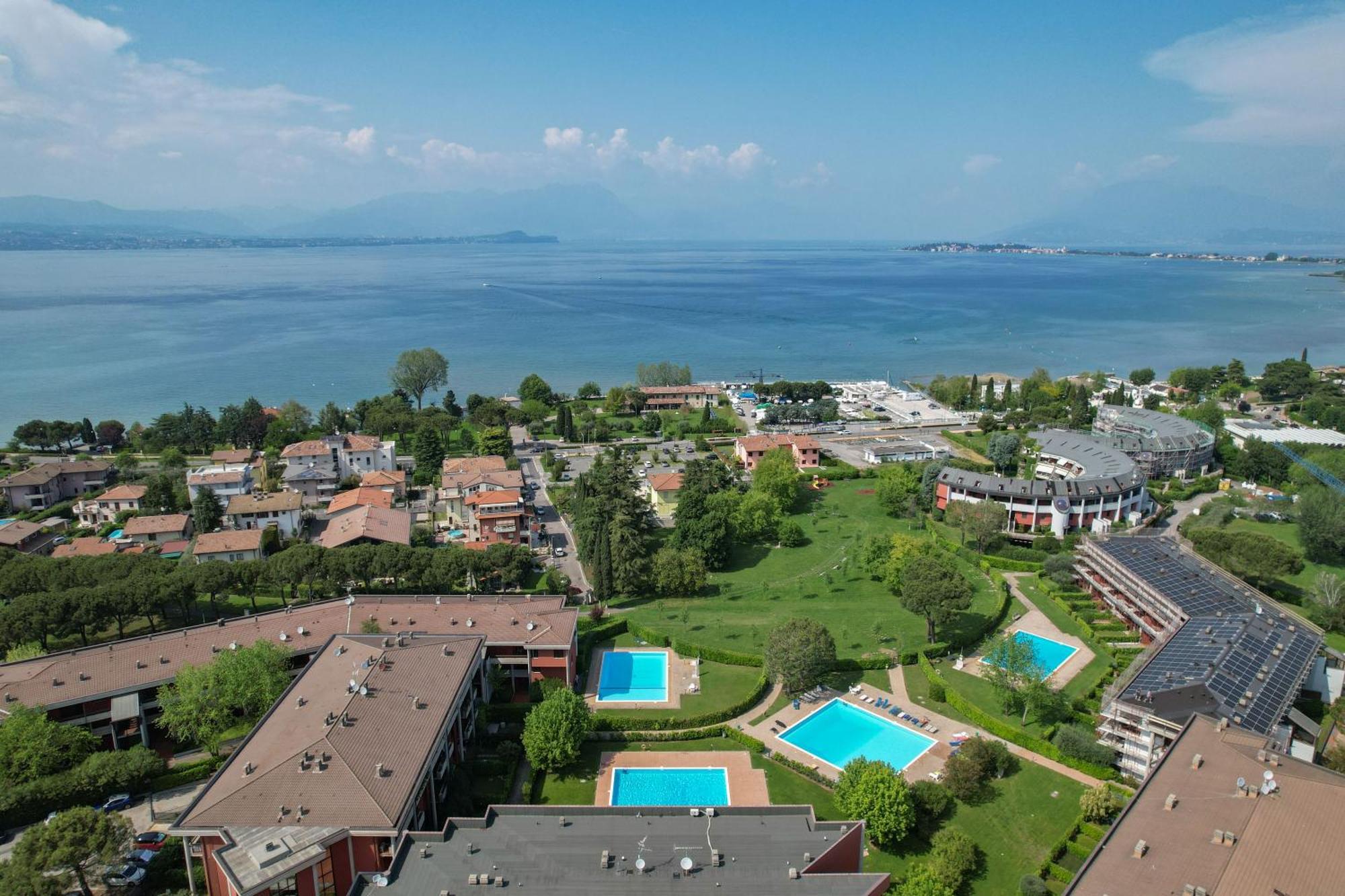 Breeze Apartment Desenzano del Garda Eksteriør bilde
